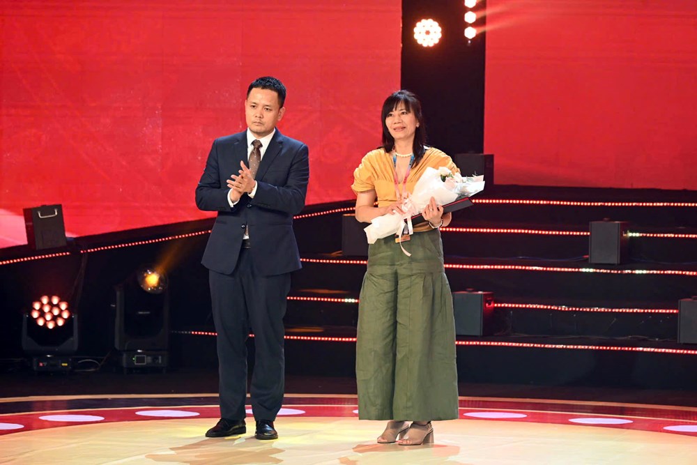 'Mưa đỏ' đoạt Bông sen Vàng 2025 - ảnh 7
