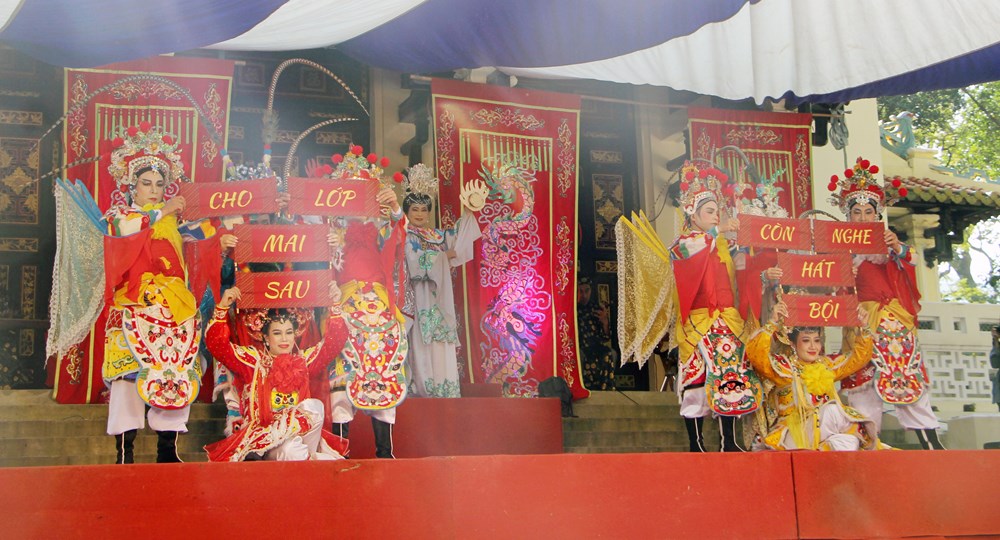 Hát Bội rực rỡ giữa không gian đô thị - ảnh 1