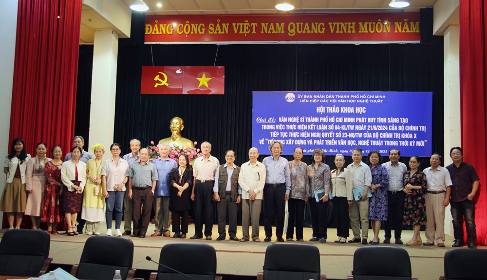 Phát huy sáng tạo của văn nghệ sĩ trong phát triển văn học – nghệ thuật thời kỳ mới - ảnh 5