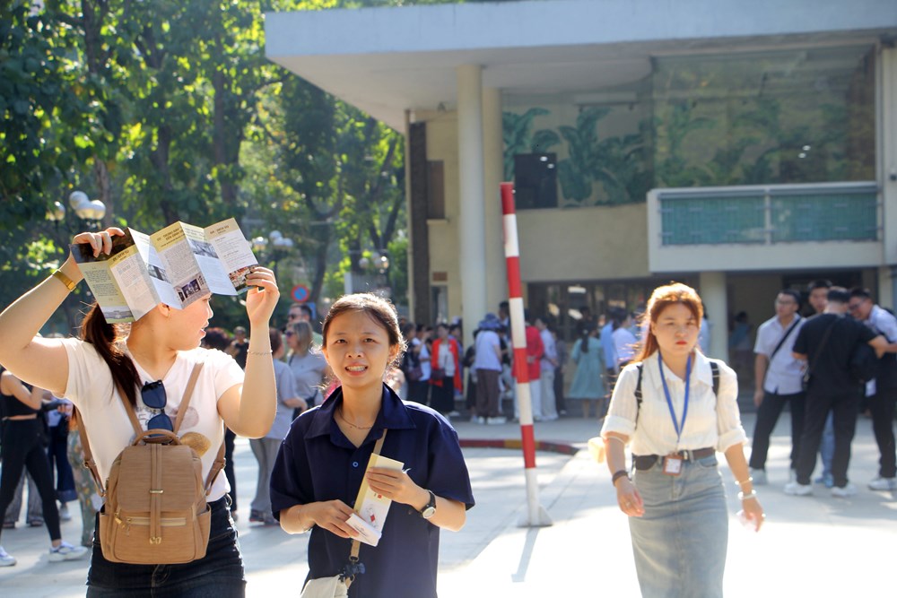 TP.HCM: Cuối năm, dòng người tìm về di tích, bảo tàng - ảnh 4