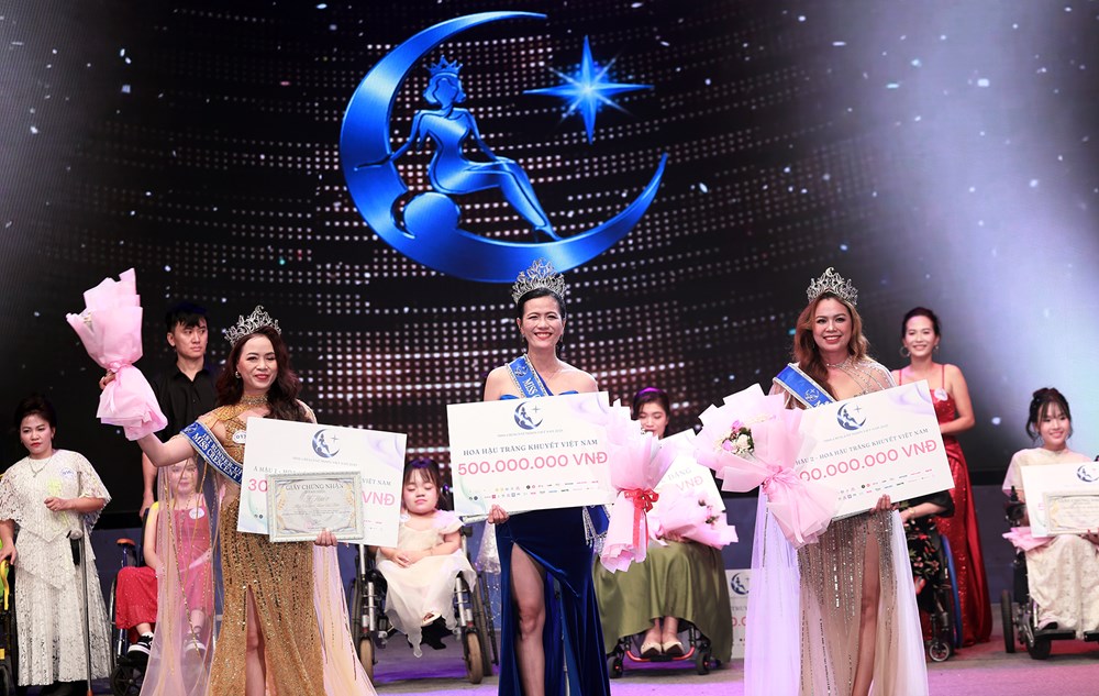 Nguyễn Thị Minh Tâm đăng quang Hoa hậu Trăng khuyết Việt Nam mùa đầu tiên - ảnh 1