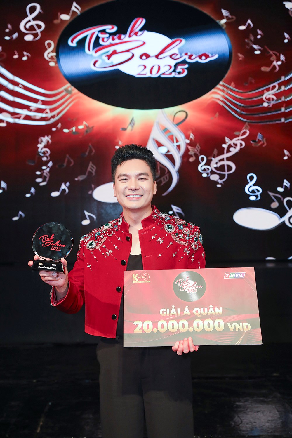 MC Quốc Trí lấy nước mắt giám khảo, giành á quân Tình Bolero 2025 - ảnh 1