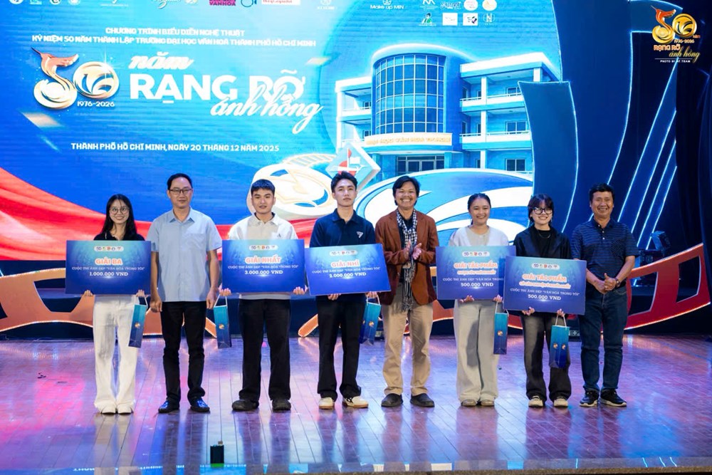 Sinh viên Văn hóa tổ chức sự kiện '50 năm - Rạng rỡ ánh hồng' - ảnh 2