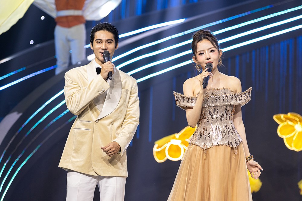 Cẩm Ly, Thanh Ngọc, Hồ Trung Dũng cùng dàn hoa hậu, á hậu hát “Chào năm mới 2026” - ảnh 8