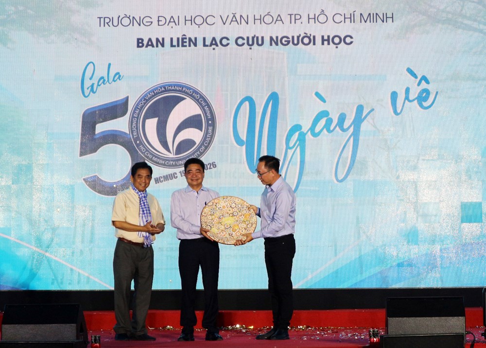 Xúc động chương trình giao lưu nghệ thuật Gala “50 năm - Ngày về“ - ảnh 3