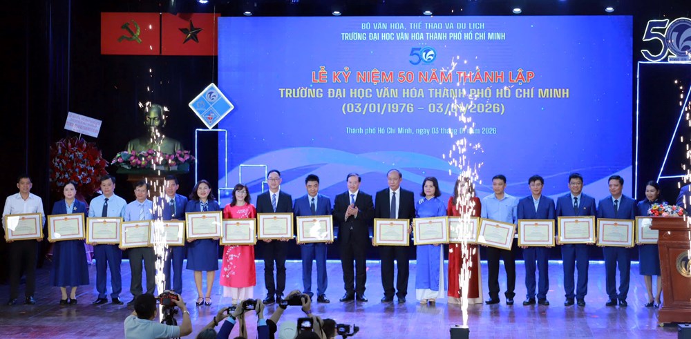 “Trường Đại học Văn hóa TP.HCM cần tiếp tục đổi mới tư duy, nâng cao chất lượng phù hợp giai đoạn mới“ - ảnh 9