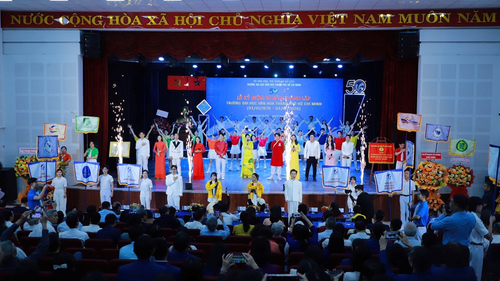 “Trường Đại học Văn hóa TP.HCM cần tiếp tục đổi mới tư duy, nâng cao chất lượng phù hợp giai đoạn mới“ - ảnh 10