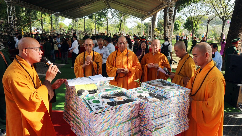 Tri ân, giáo dục truyền thống gắn với du lịch văn hóa - ảnh 10