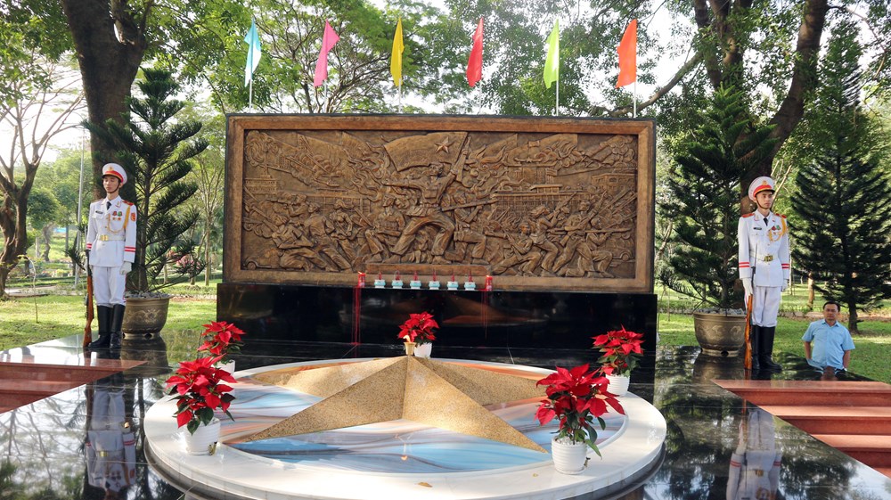 Tri ân, giáo dục truyền thống gắn với du lịch văn hóa - ảnh 13