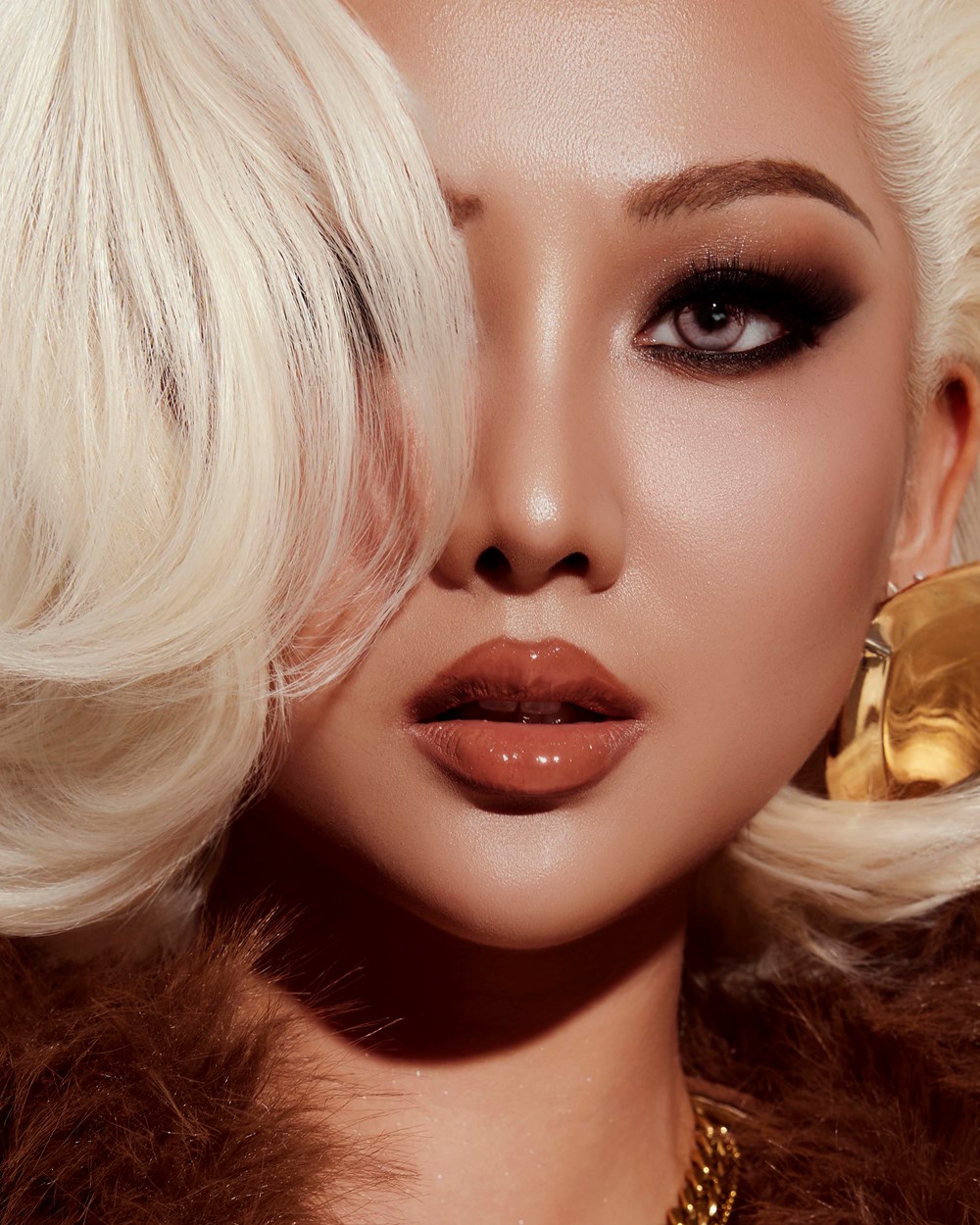 Hoa hậu Quế Anh gây sốt với diện mạo mới táo bạo - ảnh 1