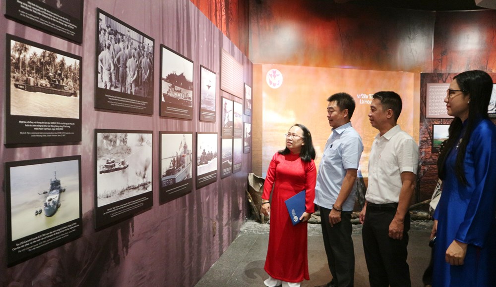 Khai mạc trưng bày chuyên đề “Thời thanh xuân trên tuyến đường 1C huyền thoại” - ảnh 5