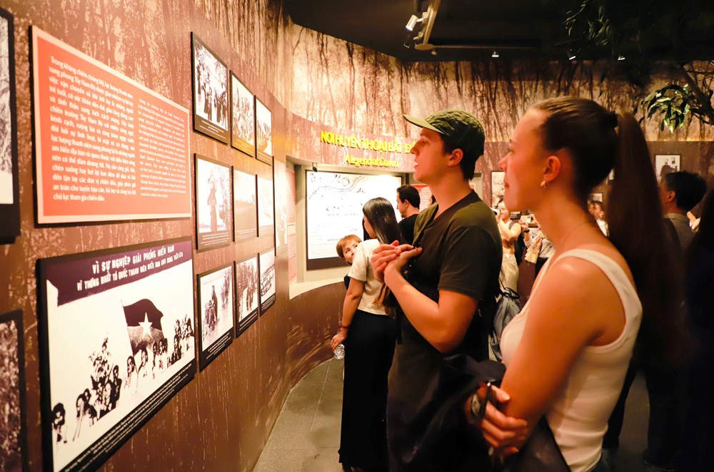 Khai mạc trưng bày chuyên đề “Thời thanh xuân trên tuyến đường 1C huyền thoại” - ảnh 7