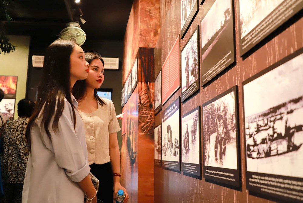 Khai mạc trưng bày chuyên đề “Thời thanh xuân trên tuyến đường 1C huyền thoại” - ảnh 10