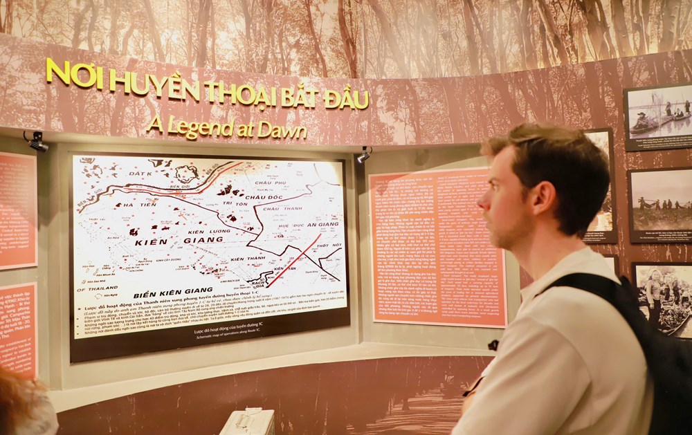 Khai mạc trưng bày chuyên đề “Thời thanh xuân trên tuyến đường 1C huyền thoại” - ảnh 9