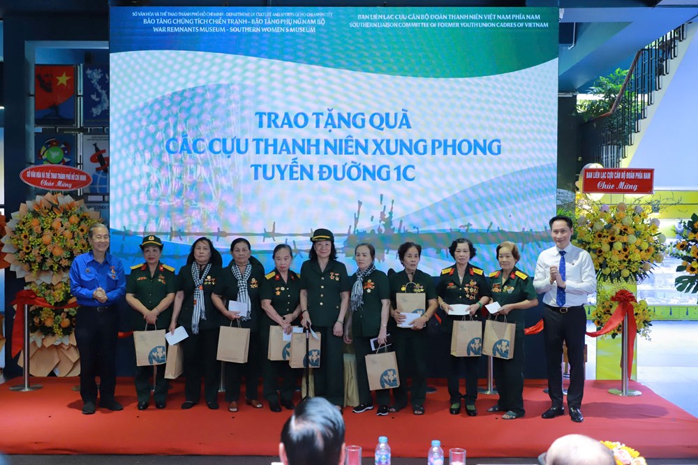 Khai mạc trưng bày chuyên đề “Thời thanh xuân trên tuyến đường 1C huyền thoại” - ảnh 2