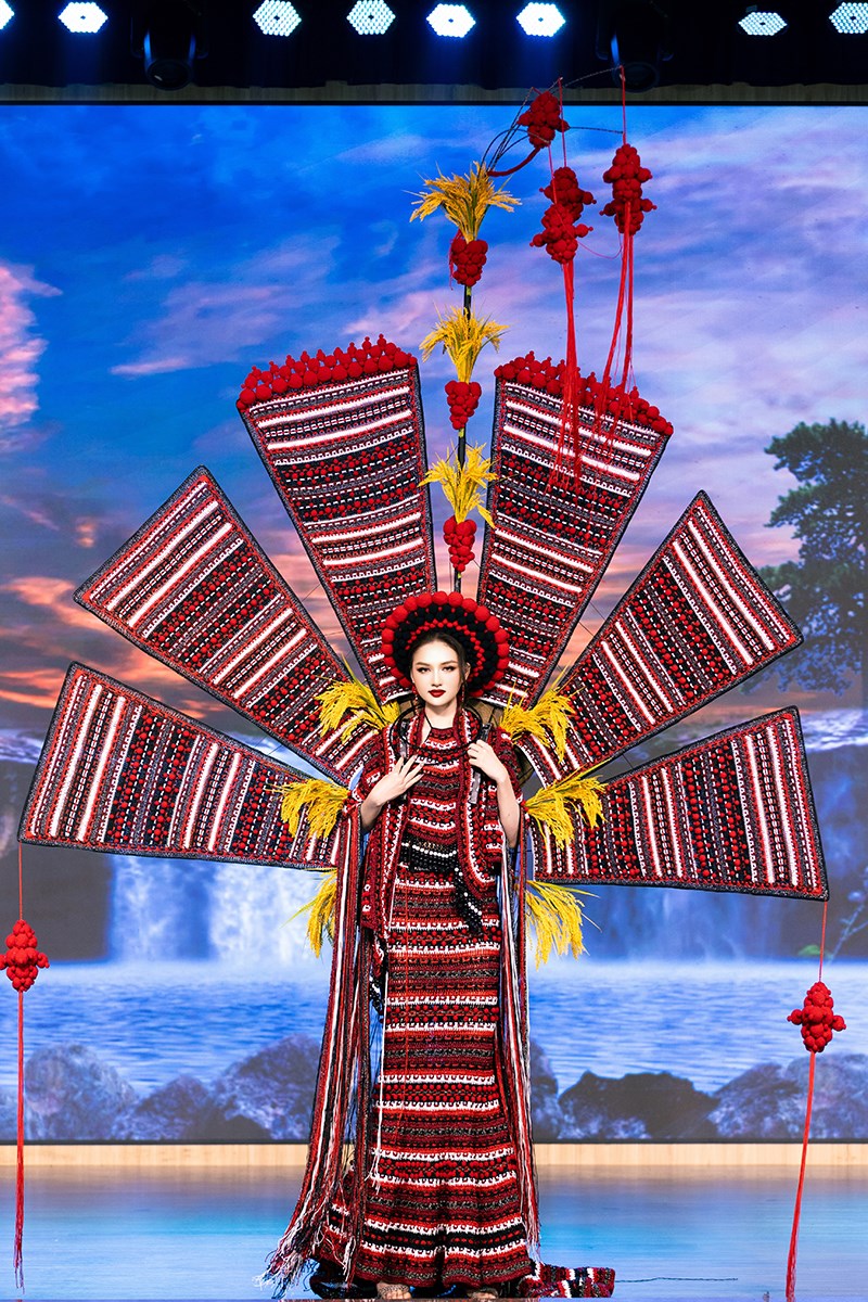 Á hậu Thu Ngân giới thiệu văn hóa đồng bào Châu Ro đến Miss Intercontinental - ảnh 2