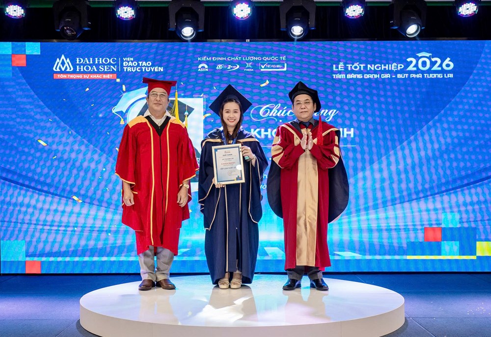 Lễ tốt nghiệp khóa đầu tiên chương trình đại học từ xa của Trường Đại học Hoa Sen - ảnh 1