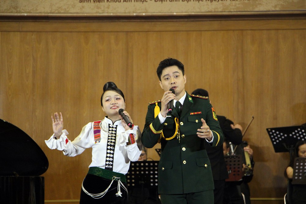 Xúc động đêm nhạc tưởng nhớ “Nhạc sĩ Ánh Dương - Chào em cô gái Lam Hồng“ - ảnh 6