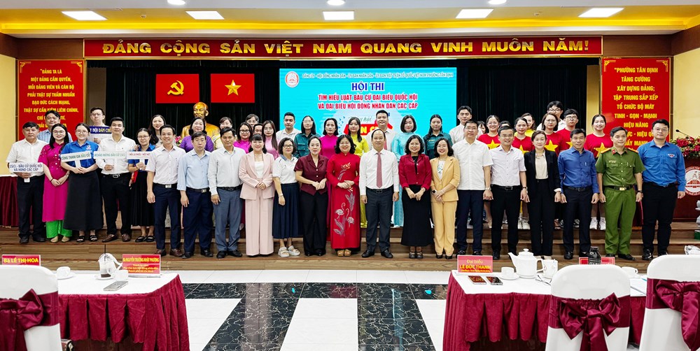 Sôi động Hội thi tìm hiểu Luật Bầu cử “Ngày hội dân chủ” - ảnh 2