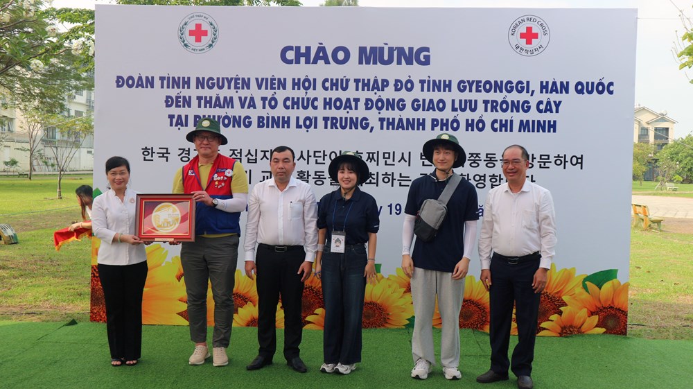 Giao lưu tình nguyện viên Hội Chữ thập đỏ tỉnh Gyeonggi (Hàn Quốc) tại TP.HCM - ảnh 1