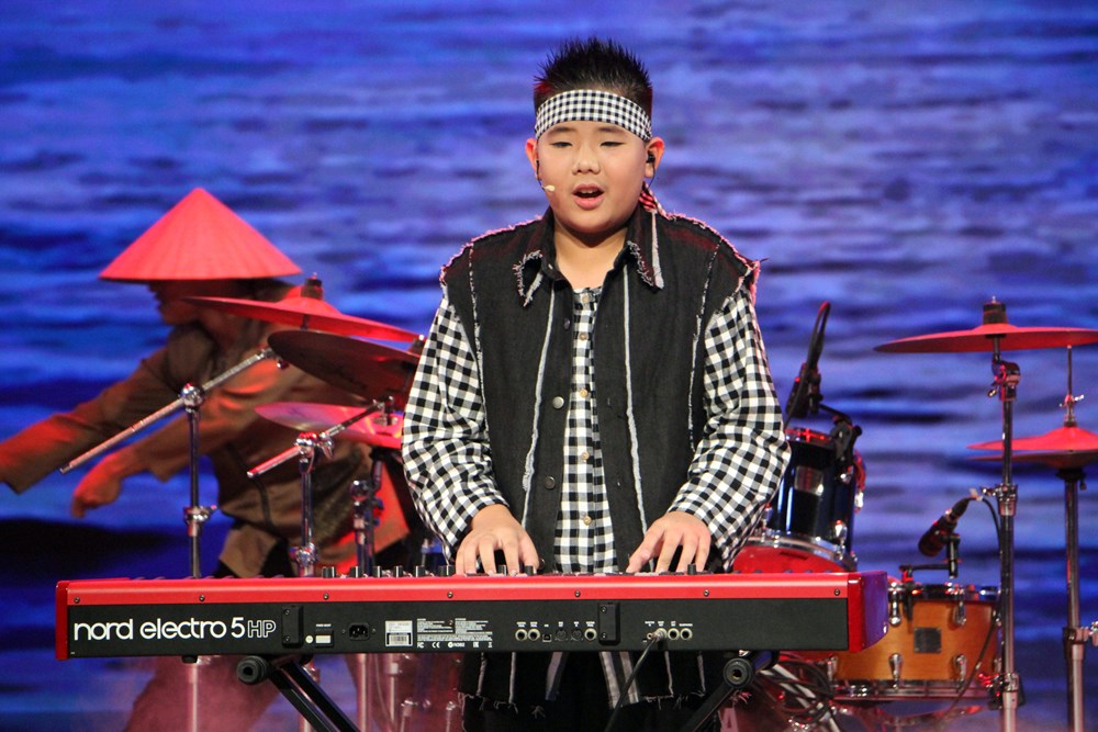 Á quân Tinh hoa nhí Tạ Gia Thiện tạo dấu ấn với tiết mục trống jazz - ảnh 2