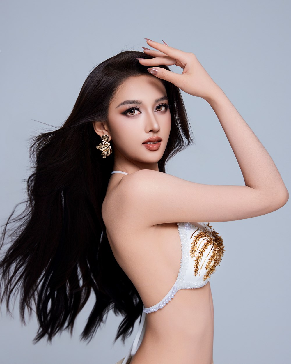 Á hậu Thu Ngân ghi điểm tại phần thi swimsuit Miss Intercontinental - ảnh 1