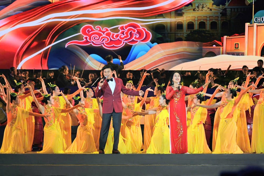 Chương trình nghệ thuật “Ánh sáng niềm tin và khát vọng” mừng thành công Đại hội XIV của Đảng - ảnh 5