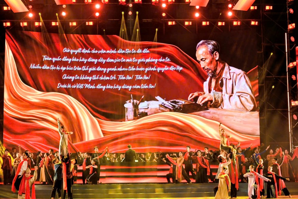 Chương trình nghệ thuật “Ánh sáng niềm tin và khát vọng” mừng thành công Đại hội XIV của Đảng - ảnh 1