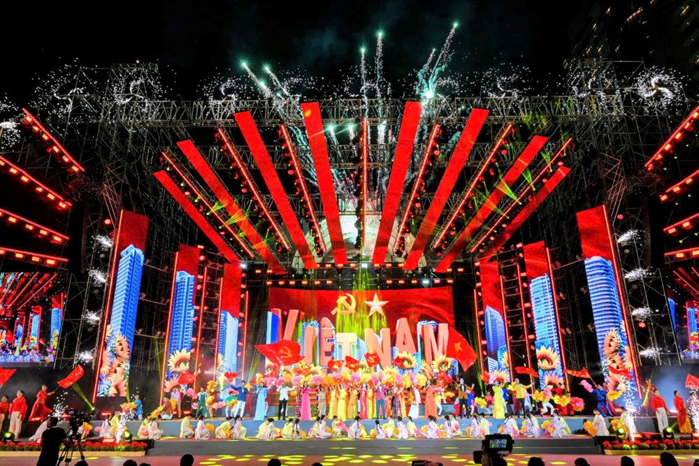 Chương trình nghệ thuật “Ánh sáng niềm tin và khát vọng” mừng thành công Đại hội XIV của Đảng - ảnh 7