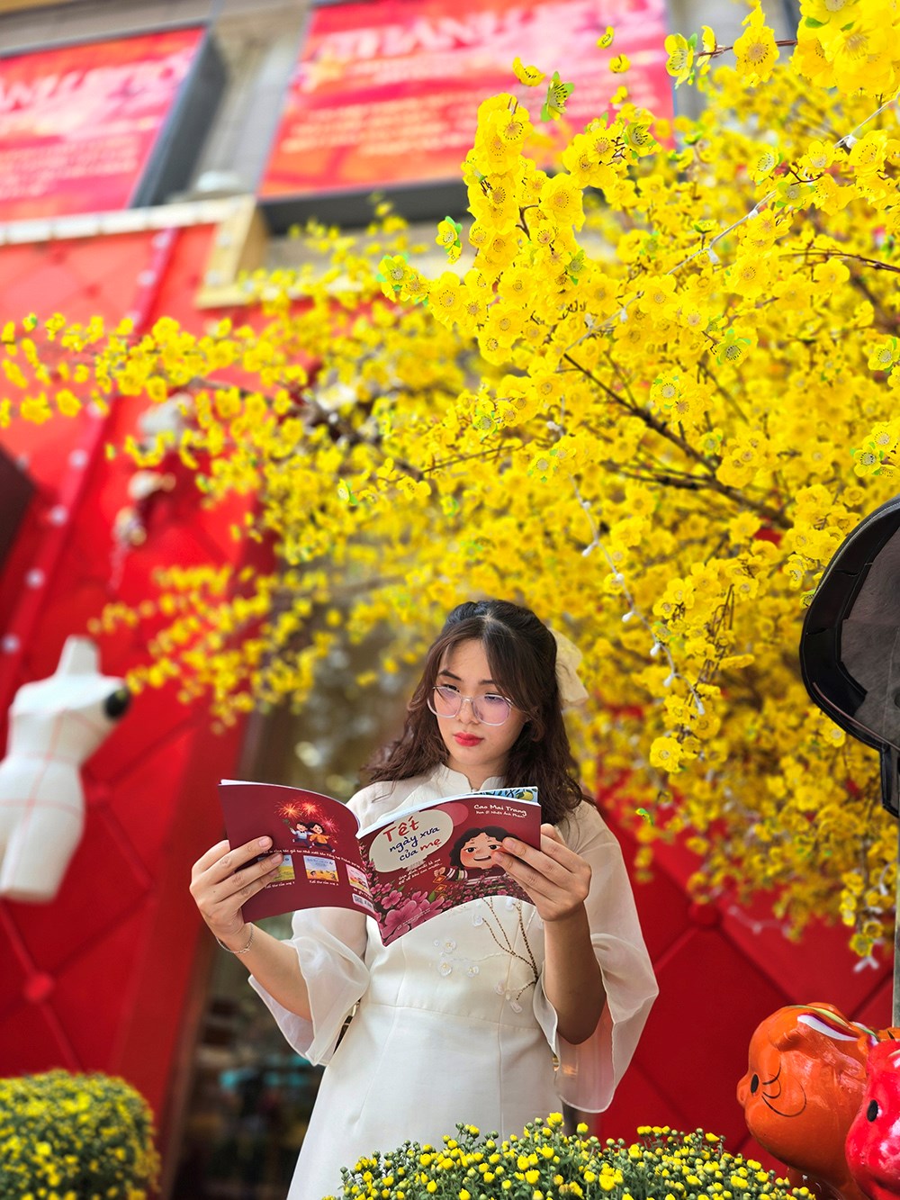 Những vần thơ nhỏ gợi lại Tết sum vầy qua ký ức của một thế hệ - ảnh 3