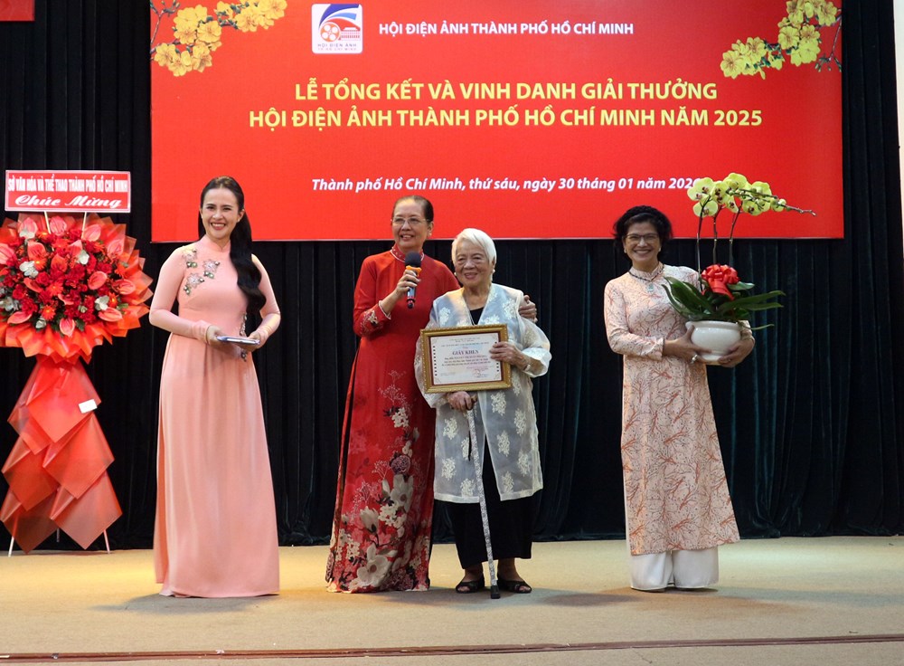 Hội Điện ảnh TP.HCM vinh danh 8 tác phẩm xuất sắc năm 2025 - ảnh 2