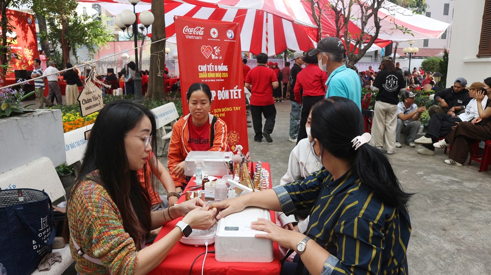 “Tết Nhân ái – Chợ Tết 0 đồng” đến với hơn 1.200 người dân khó khăn tại TP.HCM - ảnh 4