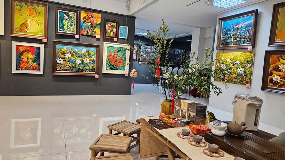 “Mùa yêu thương 3” – Không gian hội tụ của nhiều tiếng nói hội họa đương đại - ảnh 2