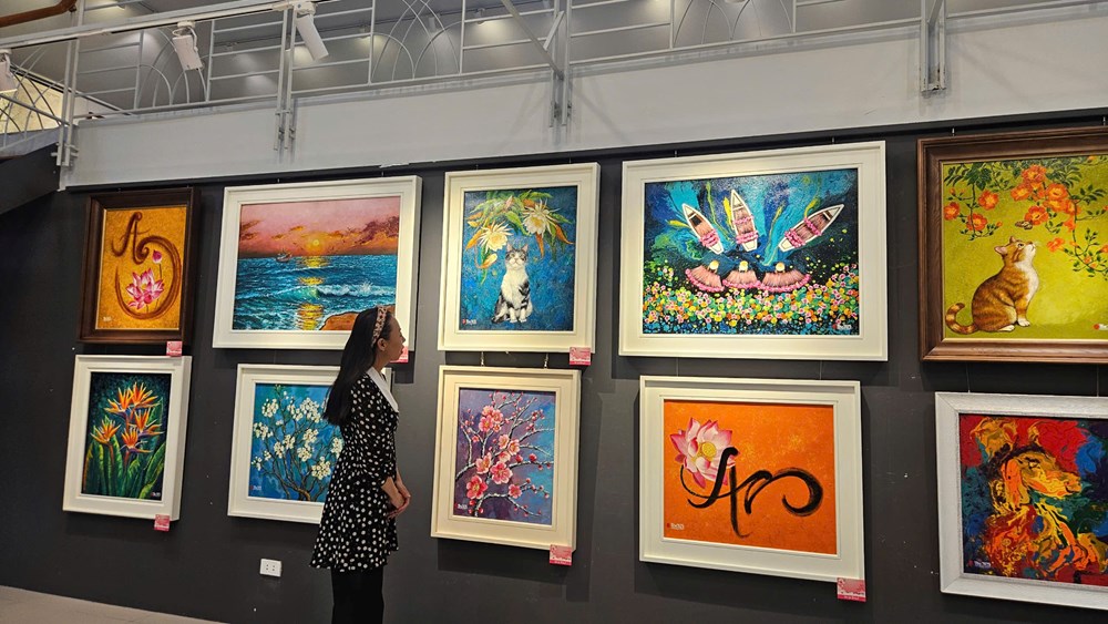 “Mùa yêu thương 3” – Không gian hội tụ của nhiều tiếng nói hội họa đương đại - ảnh 1