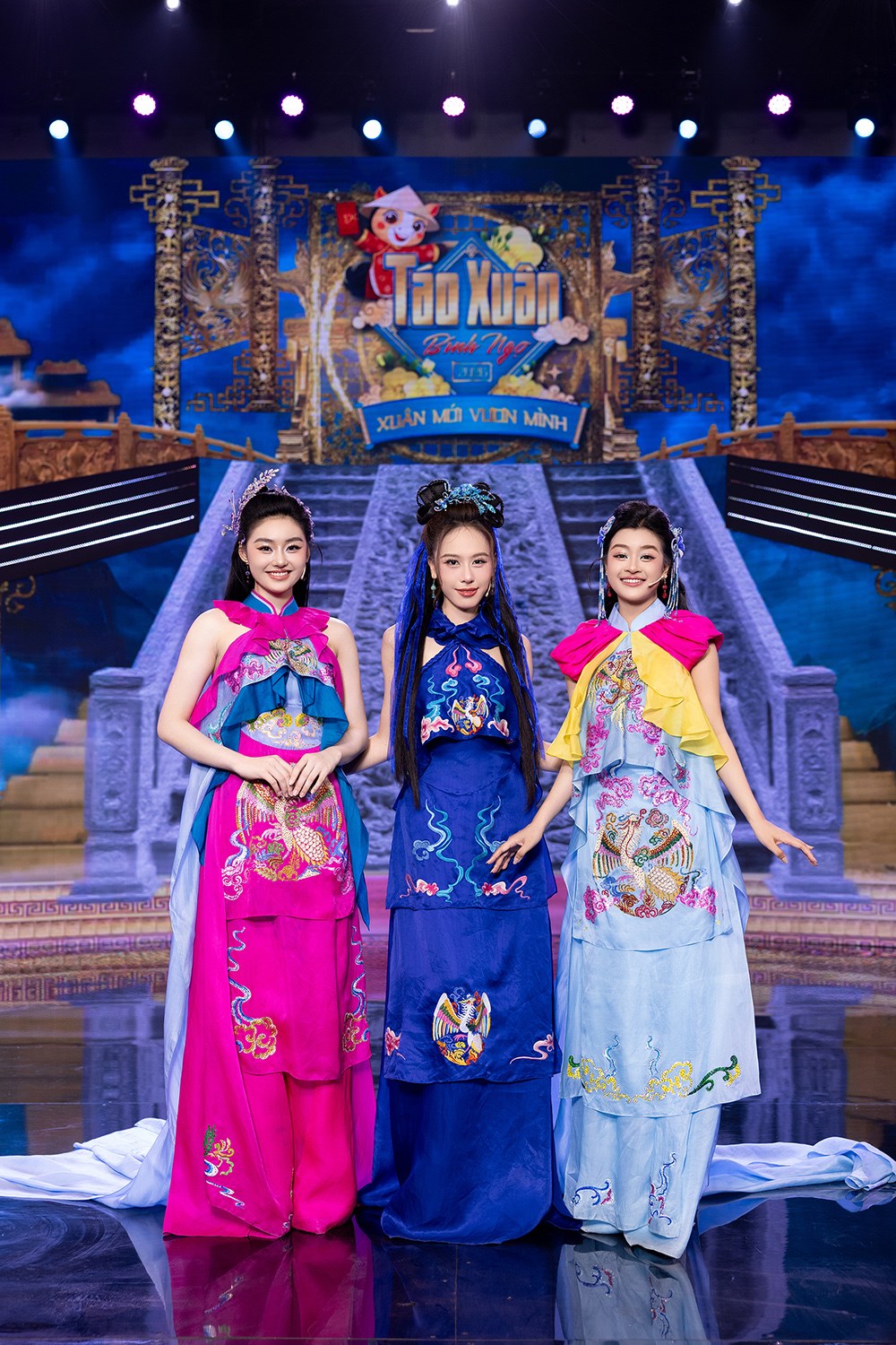 Hoa hậu, á hậu lên sóng chương trình đêm giao thừa - ảnh 2