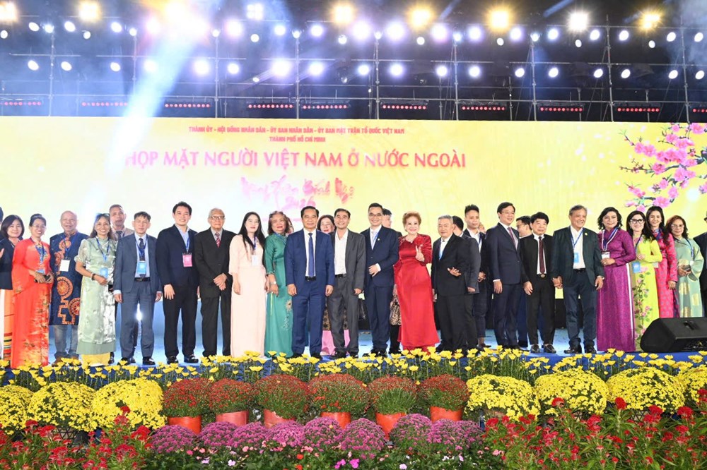 TP.HCM họp mặt người Việt Nam ở nước ngoài mừng Xuân Bính Ngọ 2026 - ảnh 1