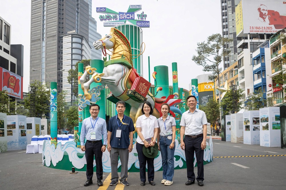 Lãnh đạo TP.HCM kiểm tra công tác chuẩn bị Đường Sách Tết Bính Ngọ 2026  - ảnh 4