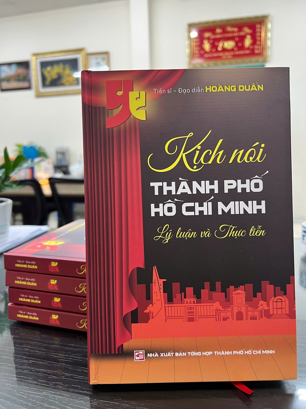 Công trình nghiên cứu sâu sắc về bản sắc sân khấu phương Nam - ảnh 1