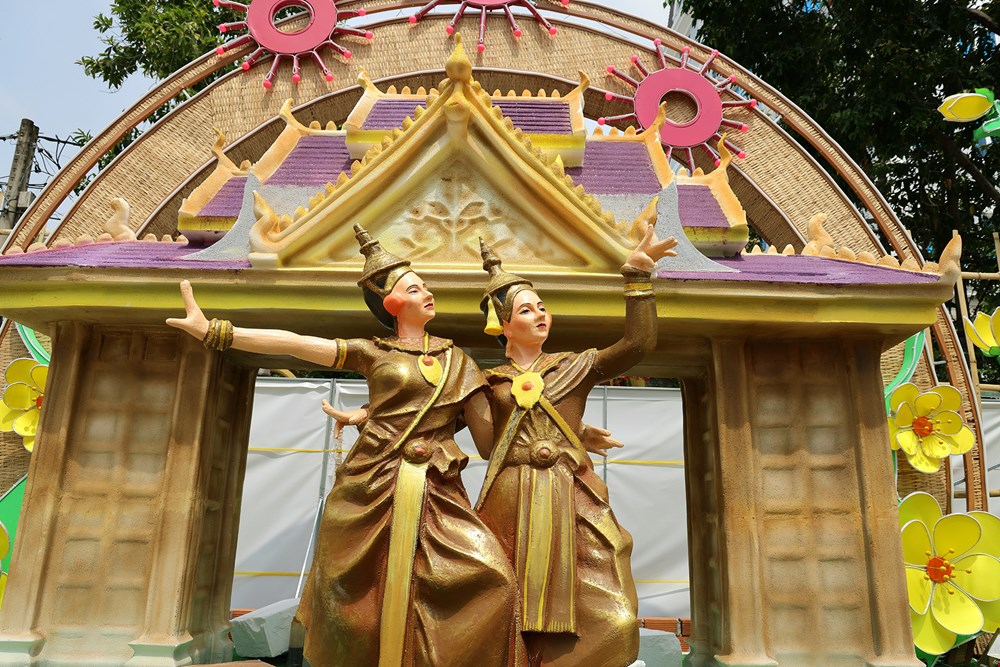 Đường hoa nghệ thuật TP. Cần Thơ phục vụ người dân đến Mùng 5 Tết - ảnh 10