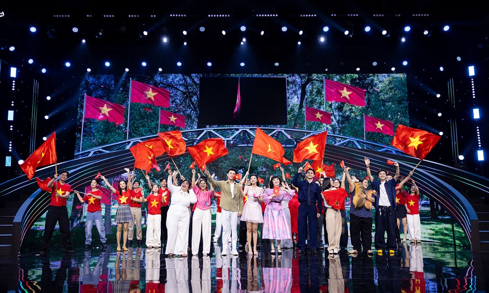 Lễ diễu binh A50, lũ lụt miền Trung, vấn nạn lừa đảo… được tái hiện tại Táo Xuân 2026 - ảnh 8