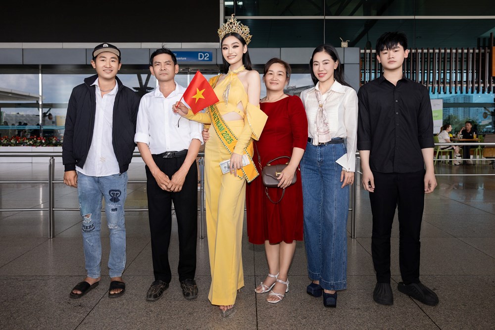 Hoa hậu Yến Nhi sửa nhà, mở tiệm tạp hóa cho ba mẹ ở quê - ảnh 3