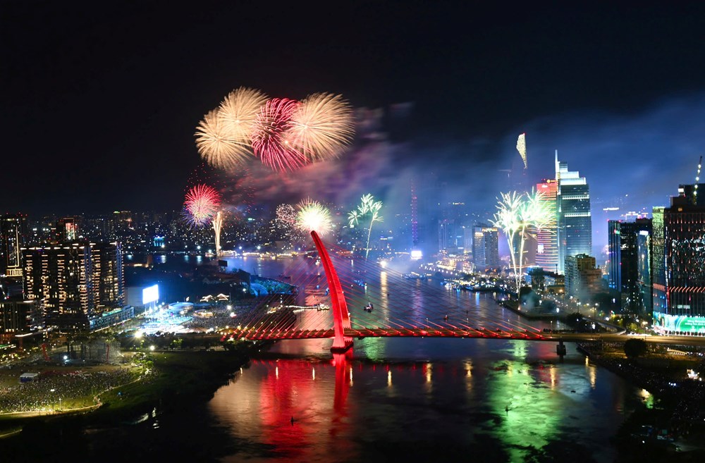 TP.HCM bắn pháo hoa đón Tết Bính Ngọ 2026 tại 17 điểm - ảnh 1