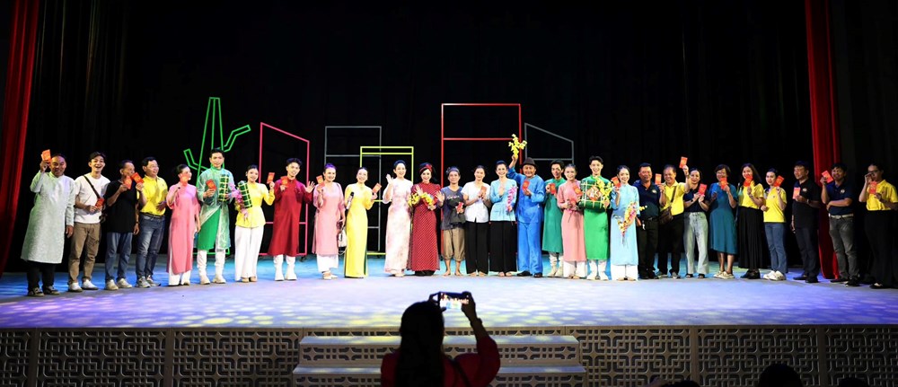 “Mã đáo khai xuân” và “Ra giêng anh cưới em” mở màn sân khấu Tết 2026 - ảnh 1