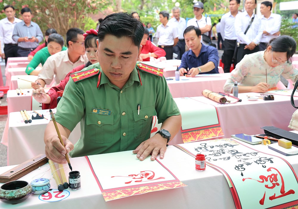 Vĩnh Long tổ chức Lễ Khai bút đầu Xuân Bính Ngọ 2026 - ảnh 3