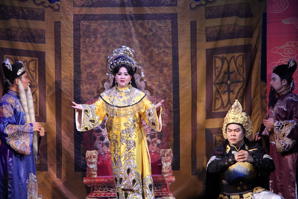 “Giấc mộng đêm xuân” trở lại, khán giả kín rạp Nhà hát Trần Hữu Trang - ảnh 2