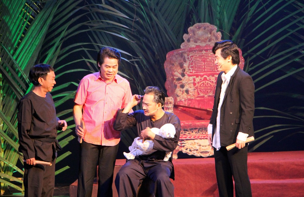 “Giấc mộng đêm xuân” trở lại, khán giả kín rạp Nhà hát Trần Hữu Trang - ảnh 4