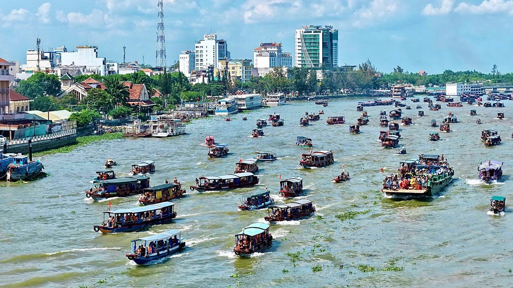 Hàng ngàn người dự Lễ hội Tống phong tại Miếu Bà Xóm Chài - ảnh 6