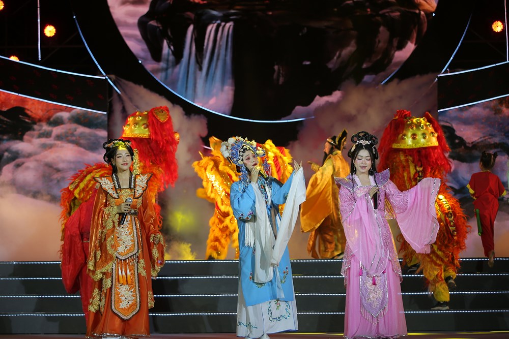 Rộn rã “Ngày Tết Nguyên Tiêu” đêm rằm đầu Xuân Bính Ngọ 2026 - ảnh 5