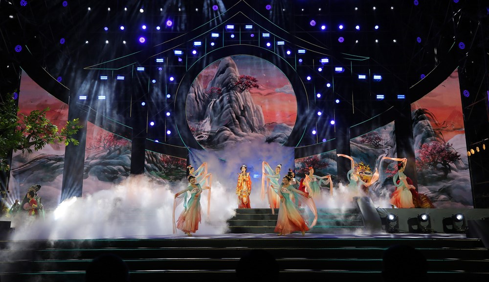 Rộn rã “Ngày Tết Nguyên Tiêu” đêm rằm đầu Xuân Bính Ngọ 2026 - ảnh 9