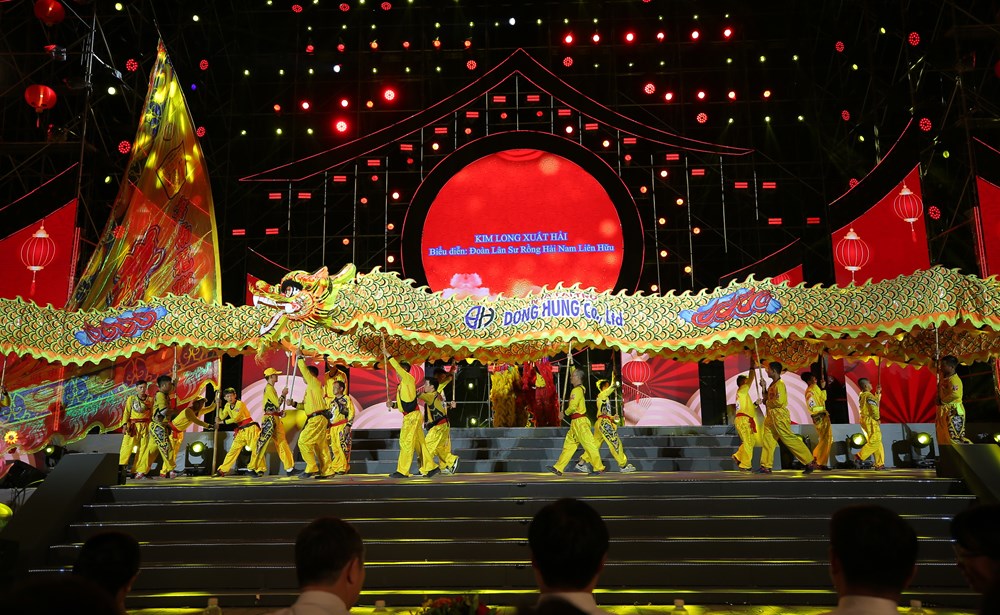 Rộn rã “Ngày Tết Nguyên Tiêu” đêm rằm đầu Xuân Bính Ngọ 2026 - ảnh 10